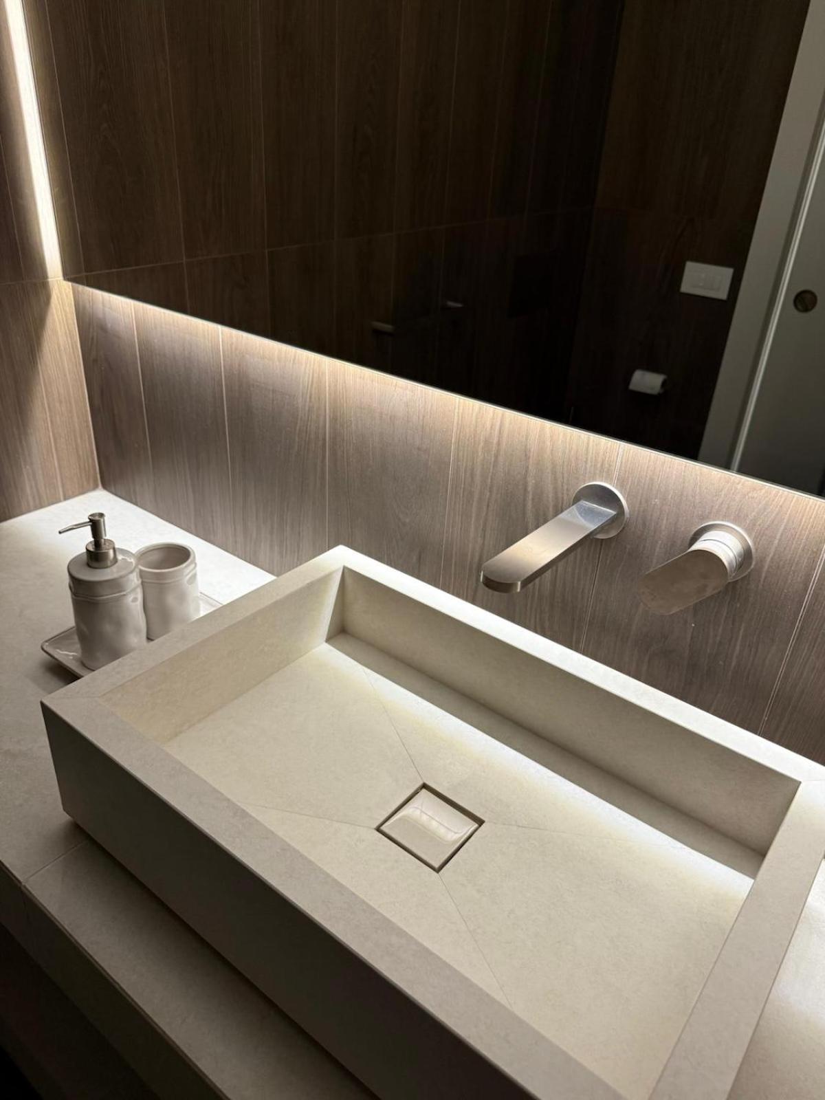 Ando'S Boutique Apartment ميلان المظهر الخارجي الصورة